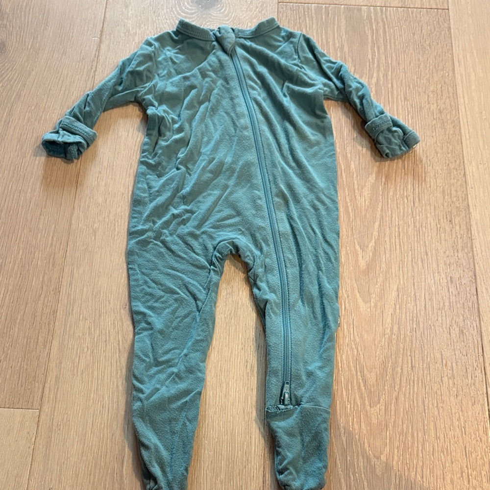 Kyte BABY cove Zip Front Footed One-Piece ( see pictures)